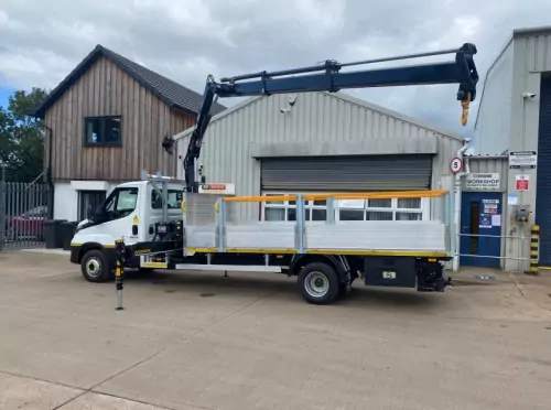 7.2/7.5T Dropside with Crane