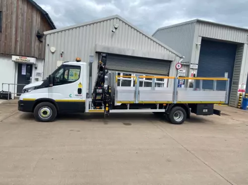 7.2/7.5T Dropside with Crane