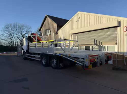 26T Beavertail (Cheese Wedge) with Hydraulic Crane