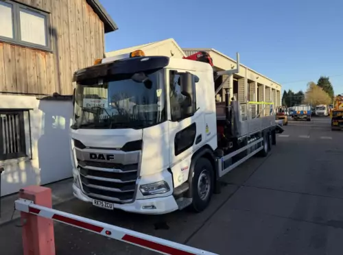 26T Beavertail (Cheese Wedge) with Hydraulic Crane