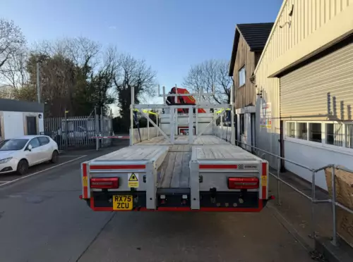 26T Beavertail (Cheese Wedge) with Hydraulic Crane