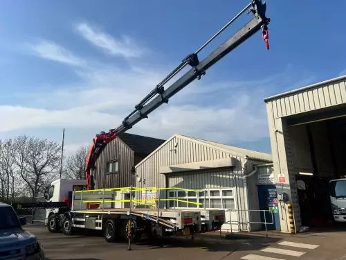 32T Beavertail (Cheese Wedge) with Hydraulic Crane