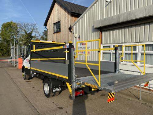 3.5T Dropside with or without tail lift