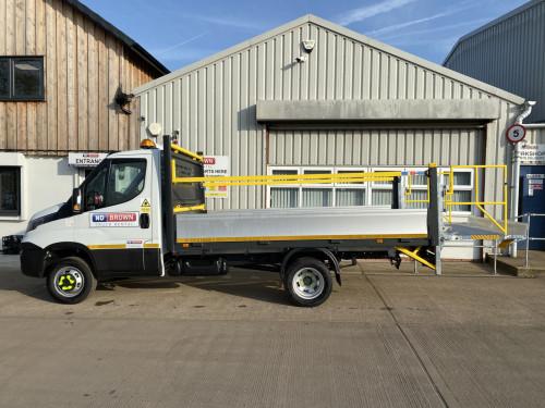 3.5T Dropside with or without tail lift