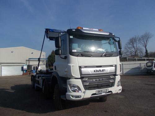 32T Skip & Hook Loader