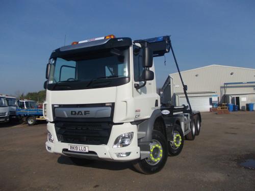 32T Skip & Hook Loader