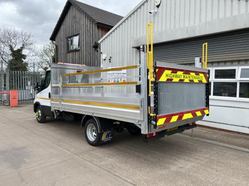 3.5T Dropside with or without tail lift