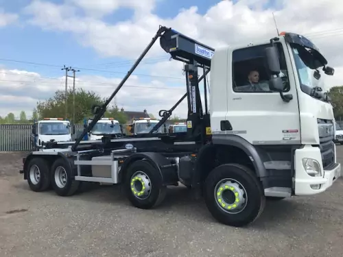 32T Skip & Hook Loader