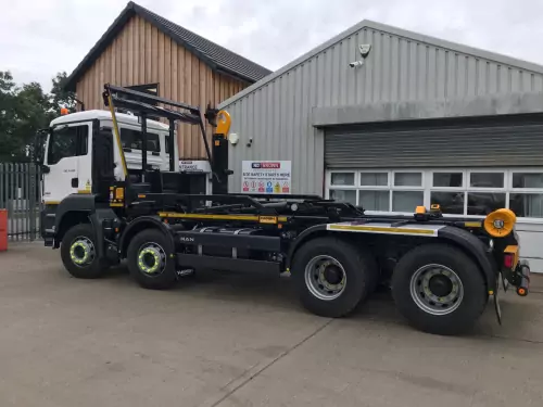 32T Skip & Hook Loader