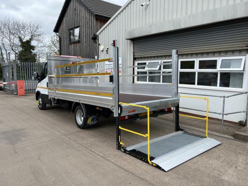 3.5T Dropside with or without tail lift