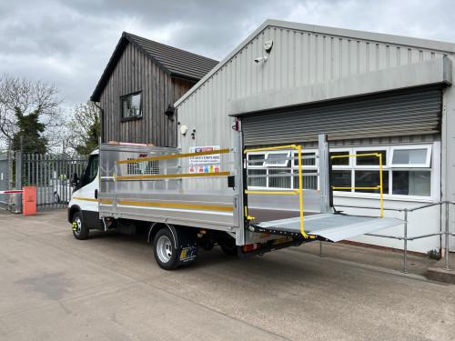 3.5T Dropside with or without tail lift