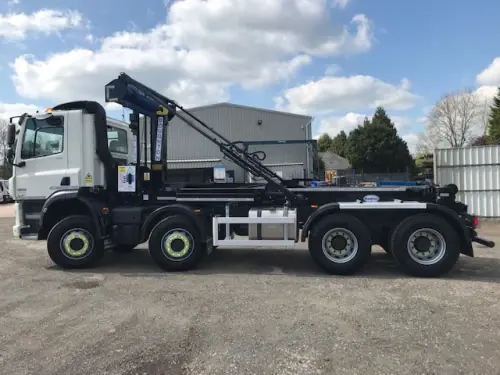 32T Skip & Hook Loader