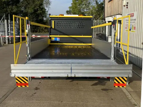 3.5T Dropside with tail lift