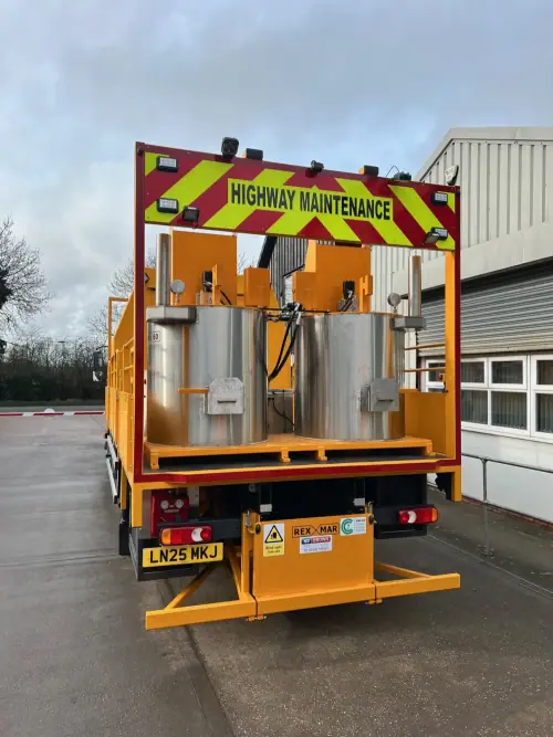 14T White Lining Vehicle